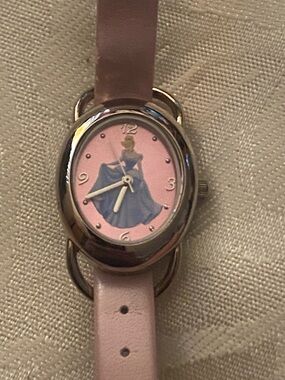 Disney Time Works Cinderella Watch Oval Face 1”H Pink Leather Band Vintage